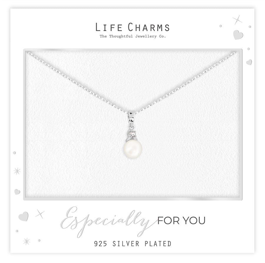 Pearl pendant necklace